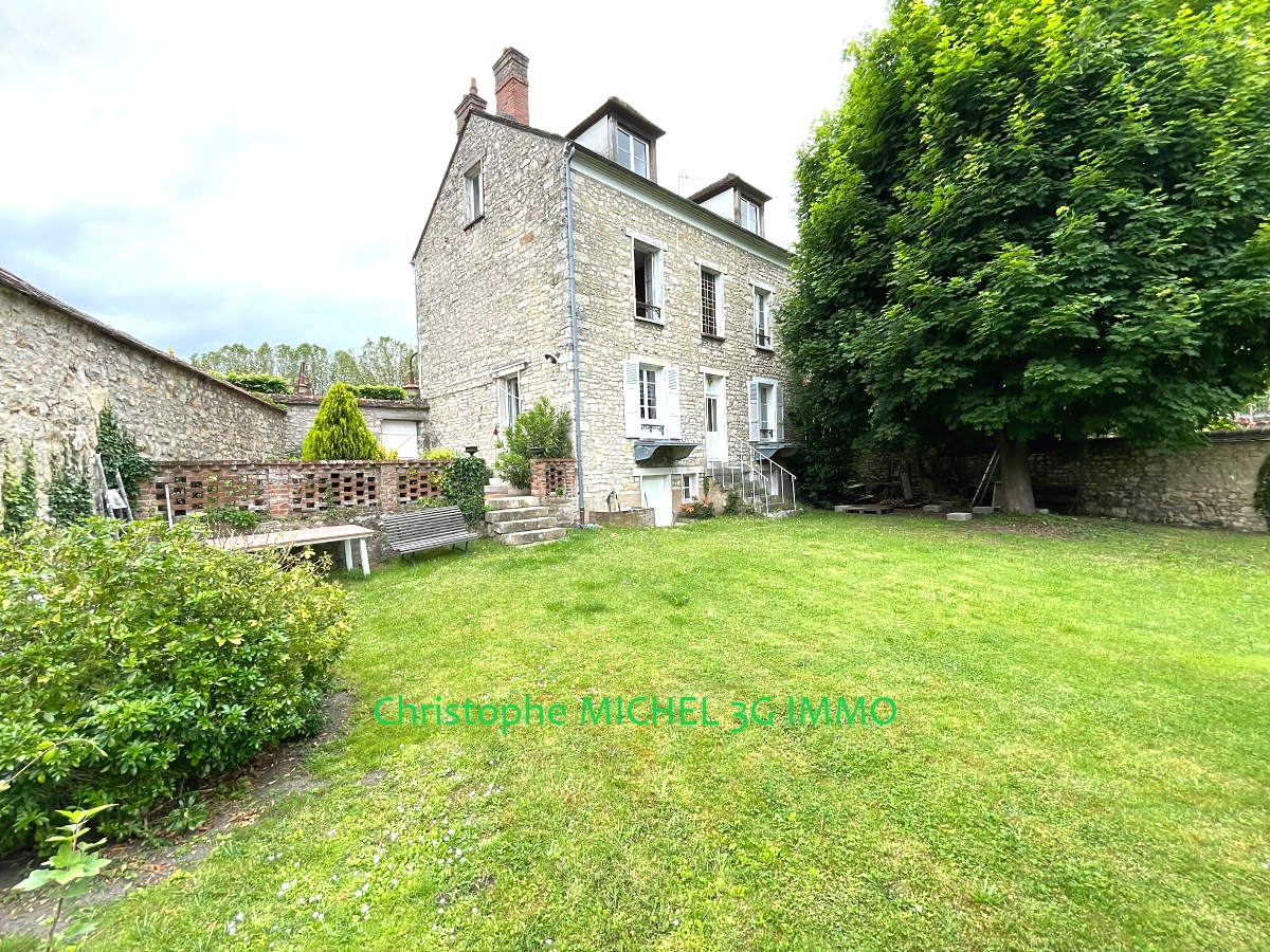 Vente Maison 160m² 7 Pièces à Saint-Pierre-lès-Nemours (77140) - 3G Immobilier